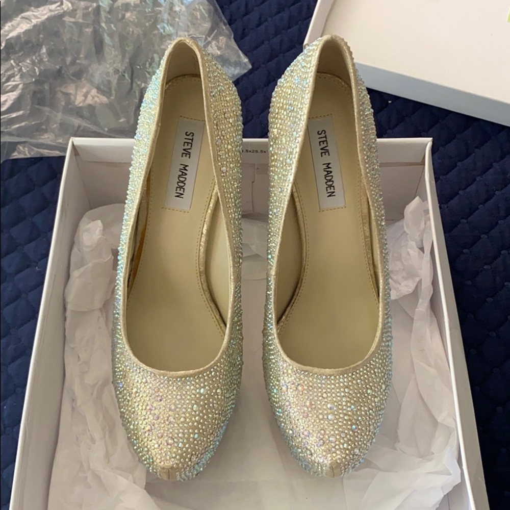 Steve Madden Deevaa Rhinstone Platform Pumps